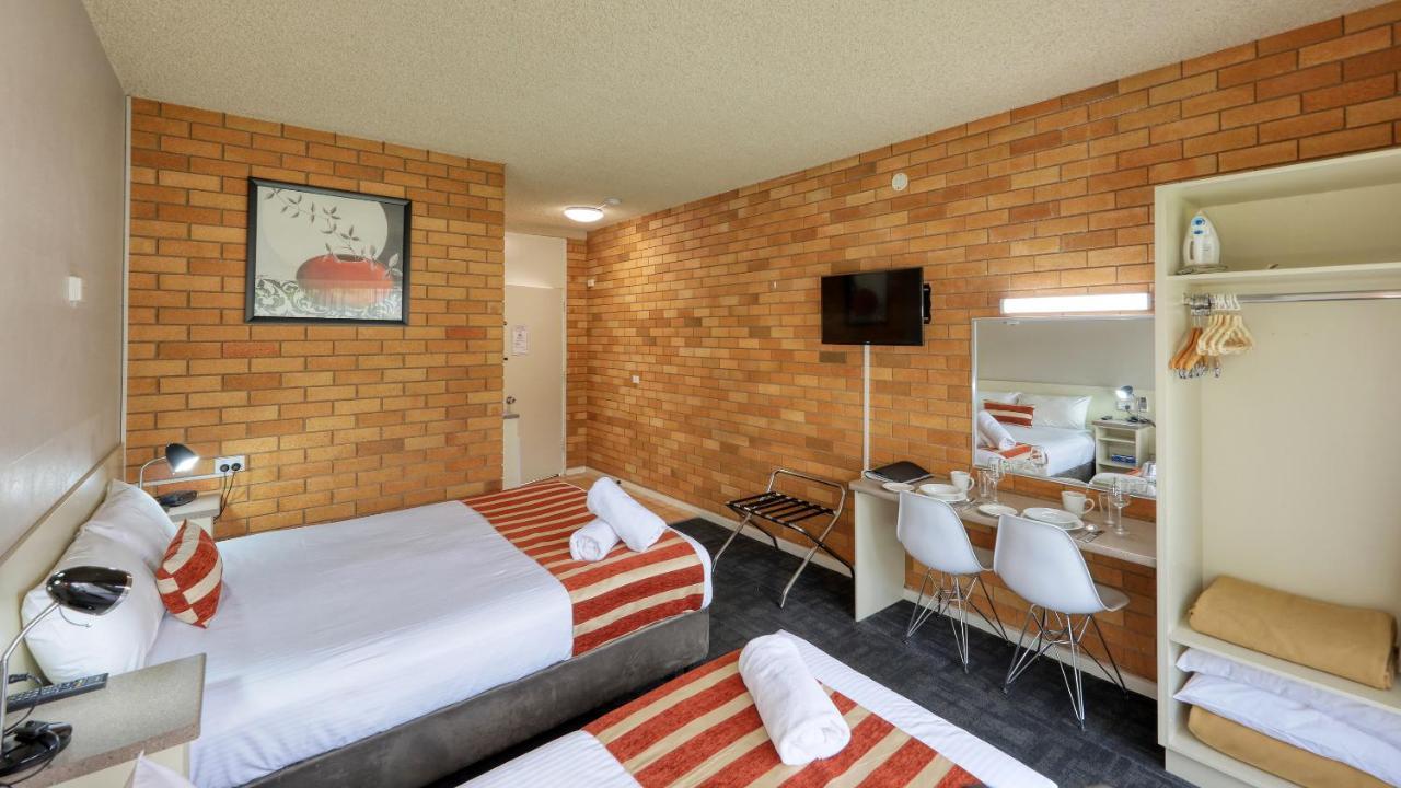Court Street Motel Parkes Eksteriør bilde